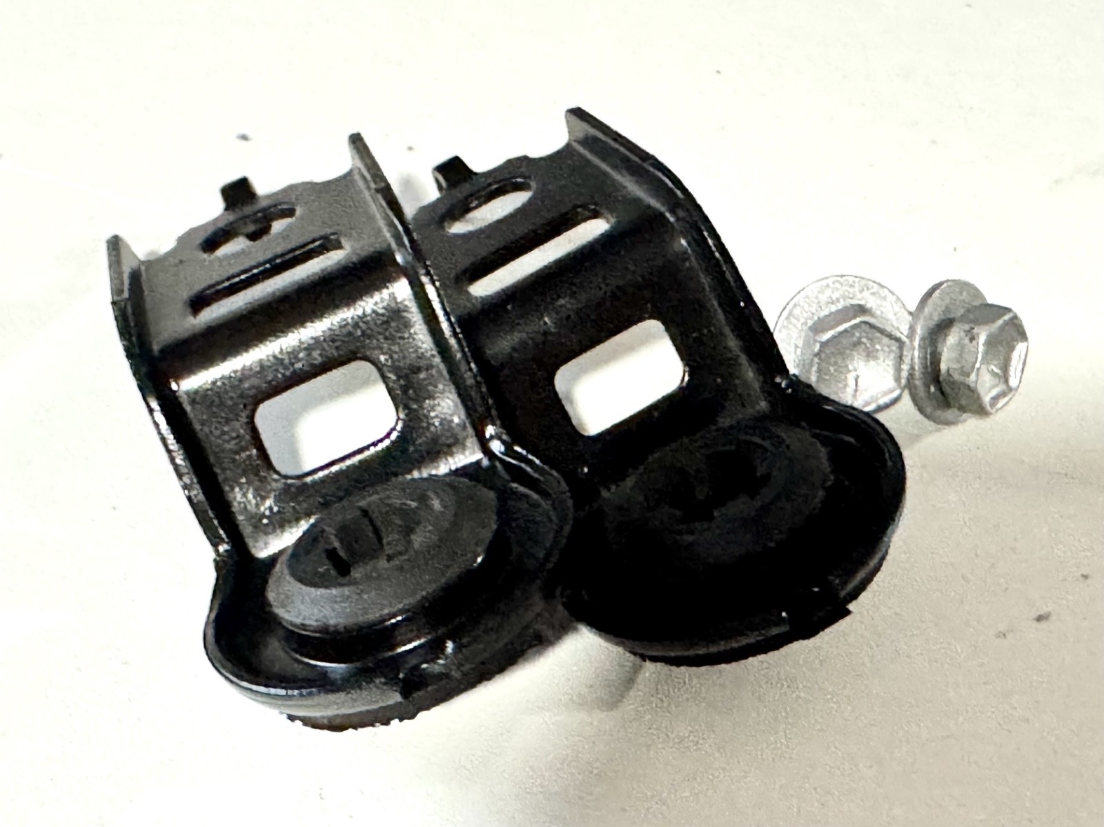 03-08 Toyota Corolla Radiator Top Mount Bracket Set Pair Black Brackets OEM