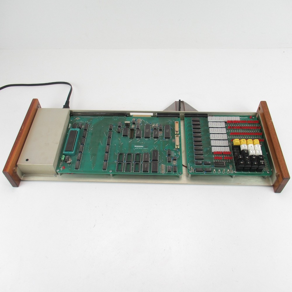 COMPUTER SYSTEM ASSOCIATES CSA MICRO 68000 BASED VINTAGE COMPUTER SYSTEM -ISSUES