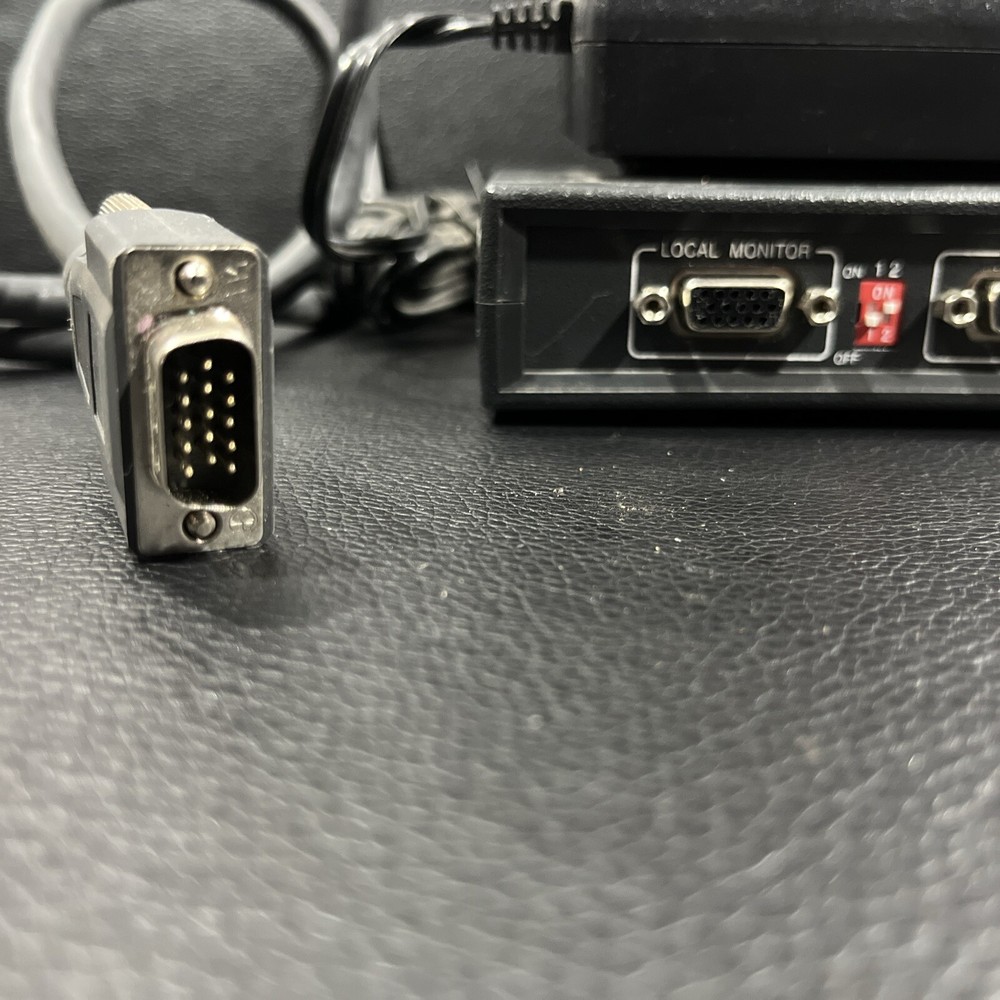 EXTRON P/2 DA2 PLUS 300MHZ Two Output VGA Distribution Amplifier