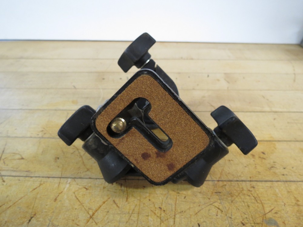 BOGEN MANFROTTO #3025 THREEWAY TRIPOD HEAD