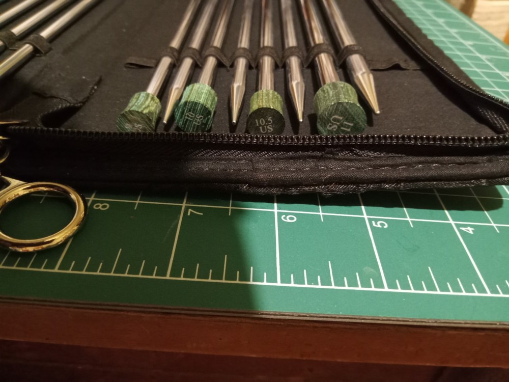 Kniters Pride 14" Knitting Needles set w/case