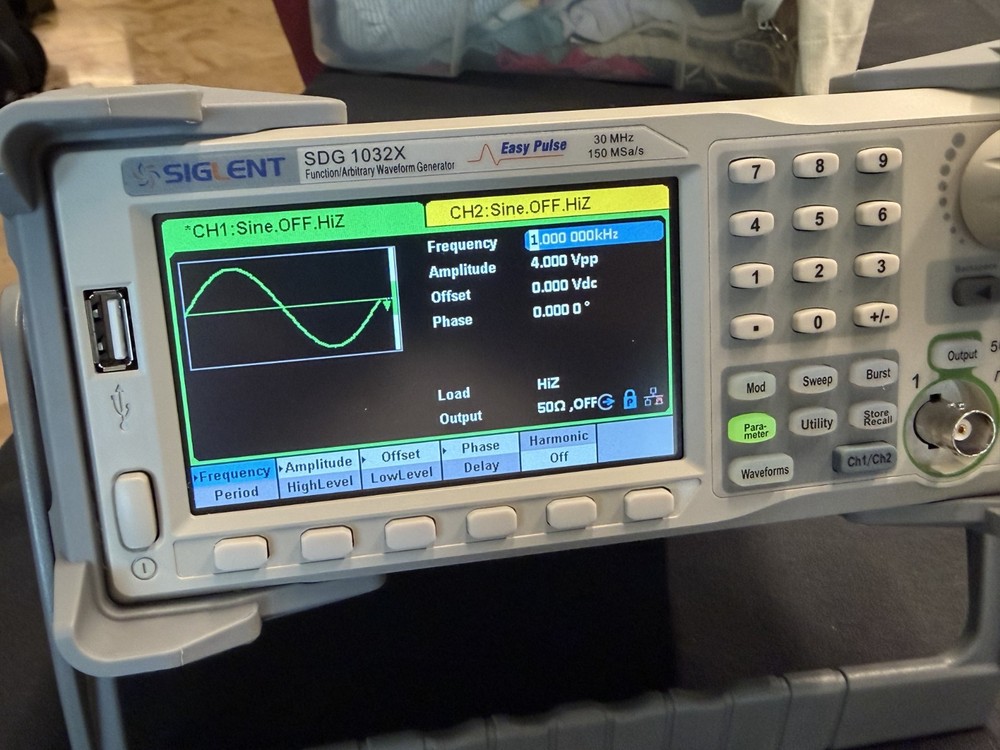 Siglent SDG1032X Arbitrary Waveform Function Generator - NEW condition