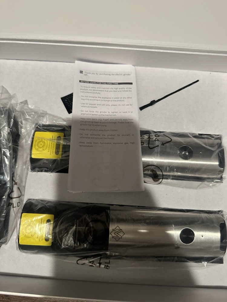 Salt and Pepper Grinder Set - 2 Pack - Refillable Pepper Mill Salt Grinder