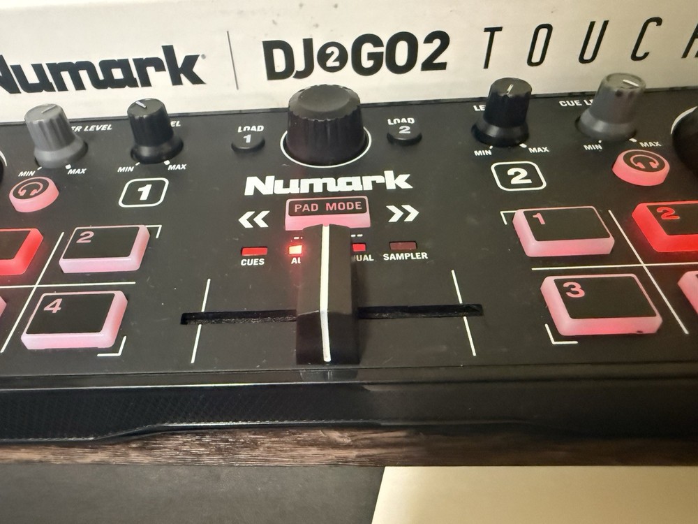 CONTROLLER DJ NUMARK DJ2Go 2 Touch ( nuovo )