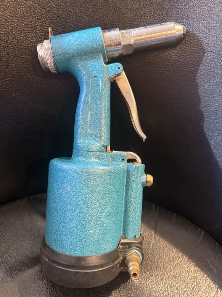 AIR HYDRAULIC RIVET GUN