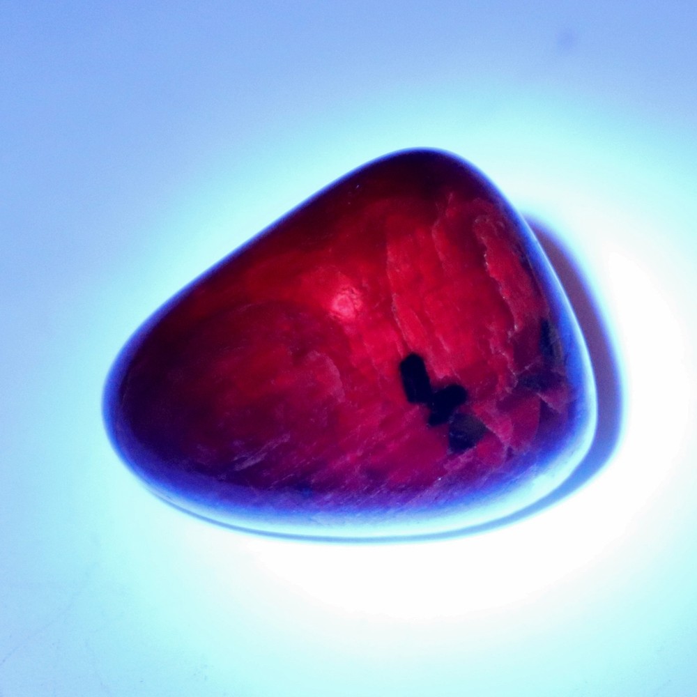 Tumbled Stone: Ruby, Red Corundum from India, Fluorescent (RUB54)