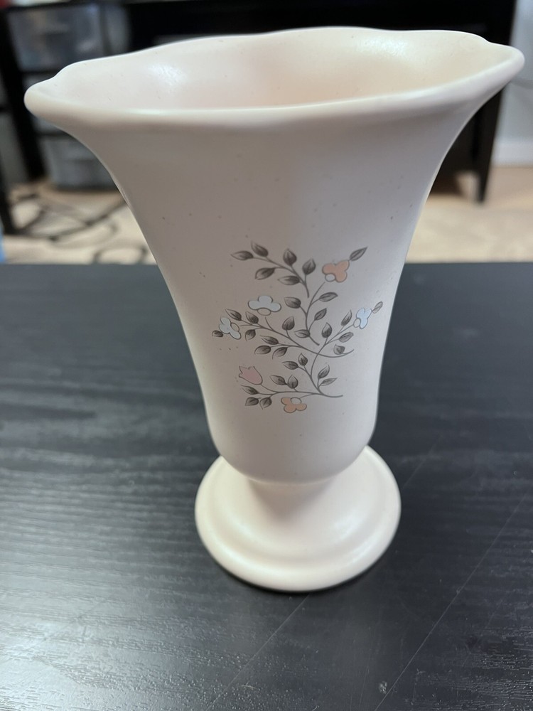Pfaltzgraff Remembrance Vase 7” EUC