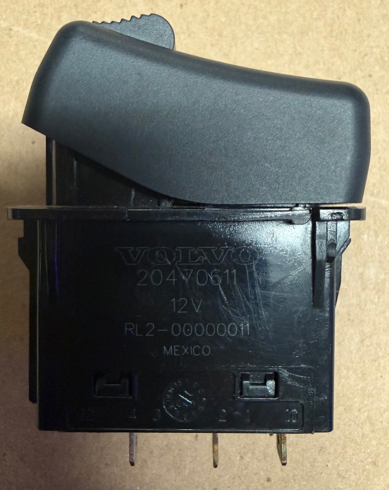 VOLVO OEM Differential Lock Rocker Switch 20470611