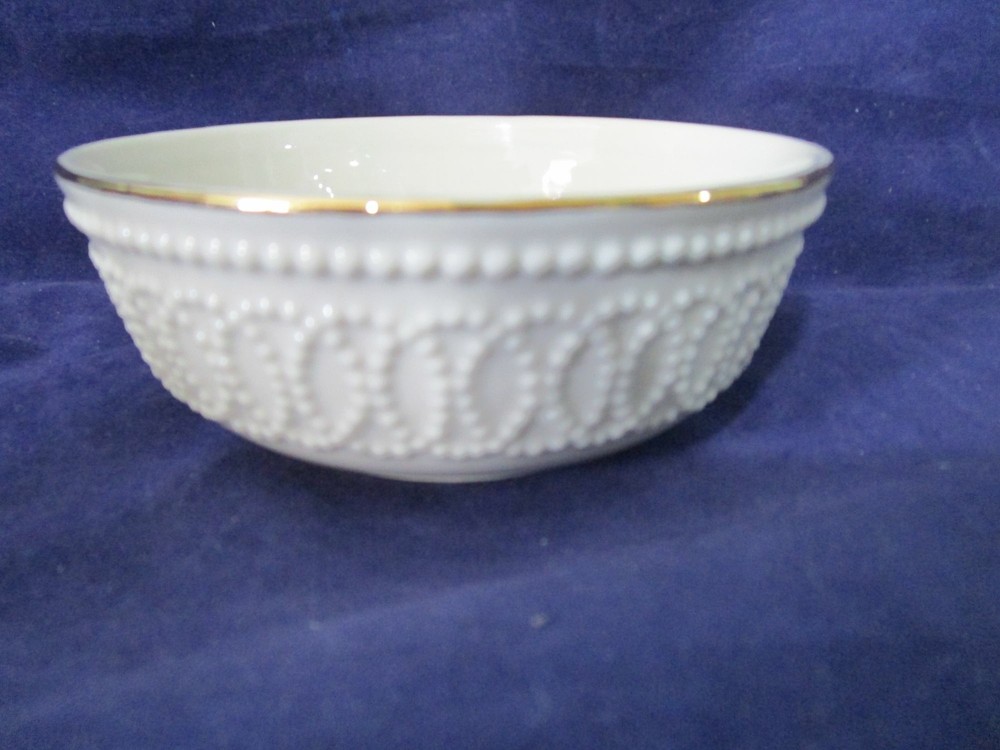 Lenox Embossed Dot Interlocking Circles Gold Trim Cream Nut Candy Small Bowl EUC