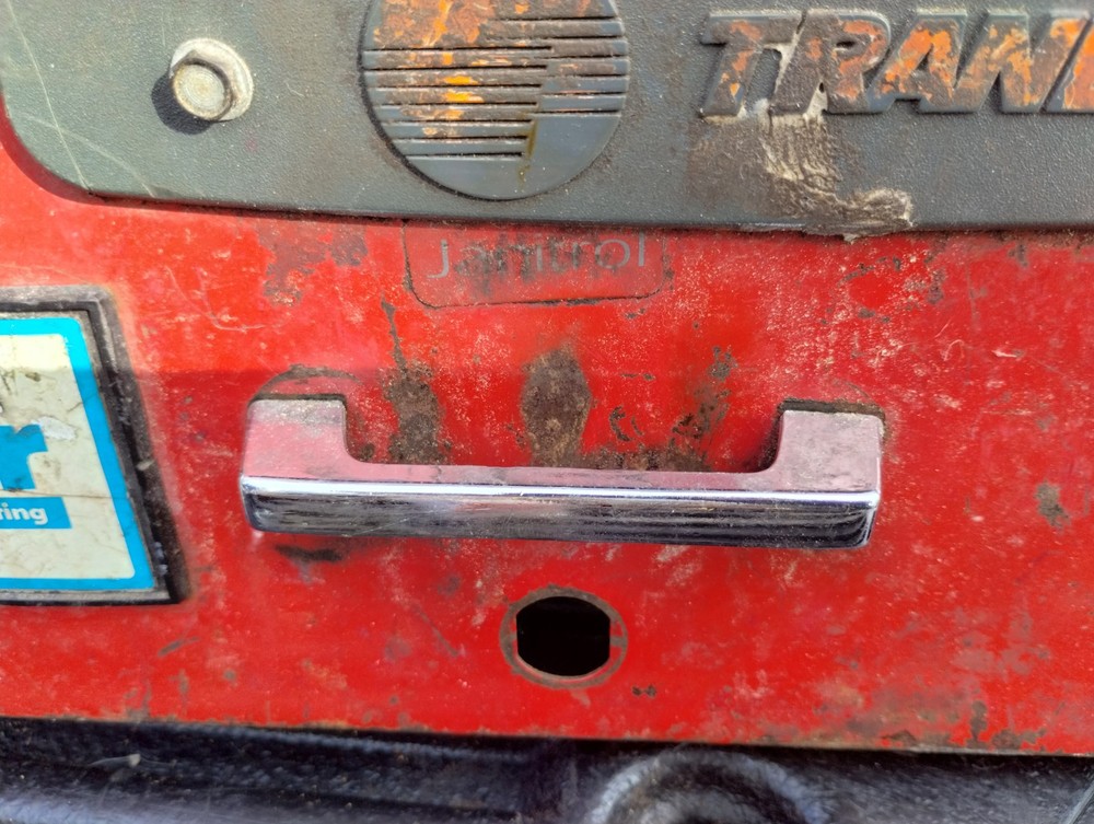 HUSKY TOOL BOX FRONT DOOR PULL HANDLE. #H37