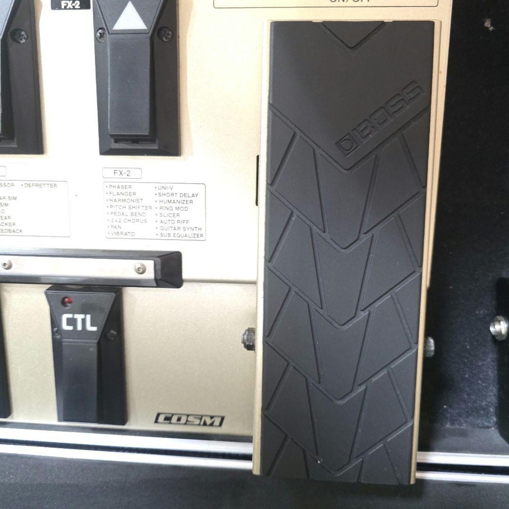 BOSS GT-6 Multi-Effects Processor with Hard Case and KORG Tuner