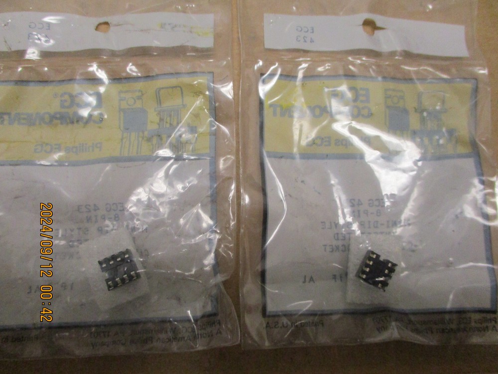 NEW PHILLIPS ECG 423, 8 PIN MINI-DIP SOCKET, 2 PC'S LOT.