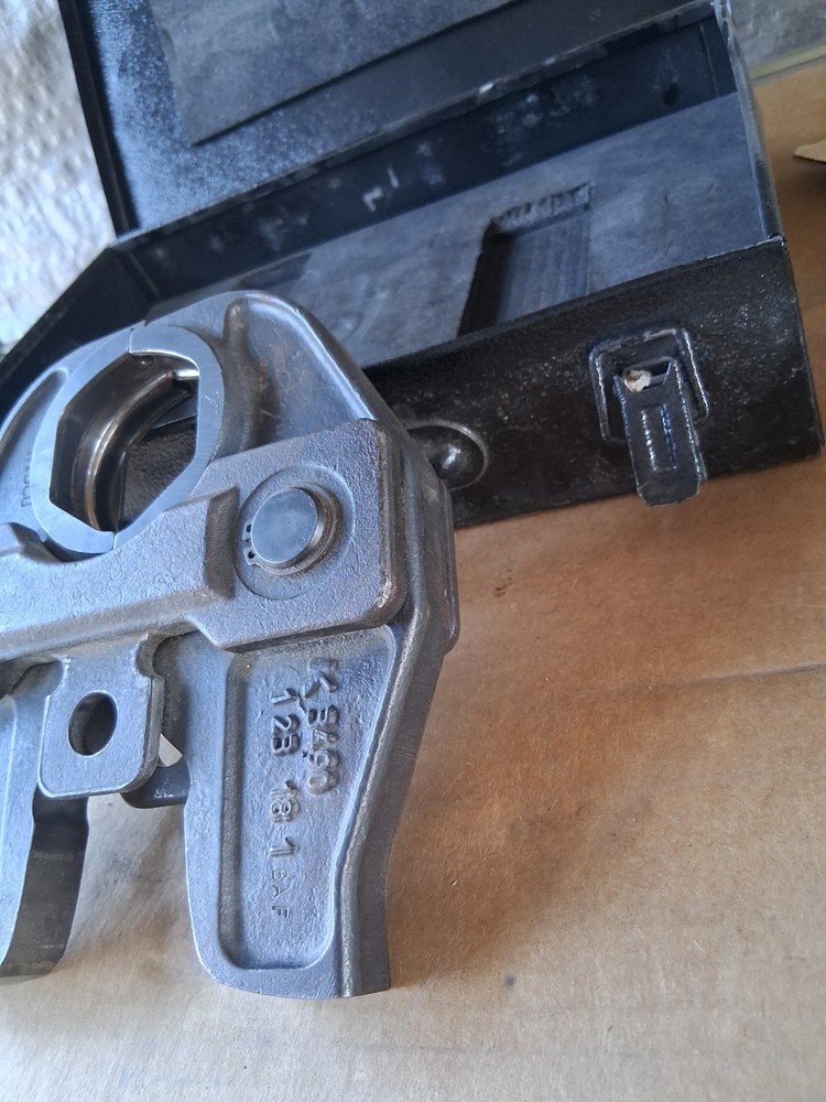 NIBCO 2"" PRESS JAWS And Case Only