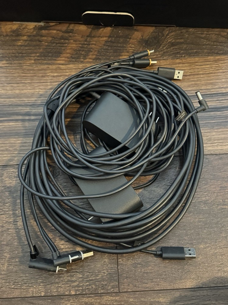 HTC Vive VR Headset Complete Set Full Kit System Steam VR PC Virtual Reality