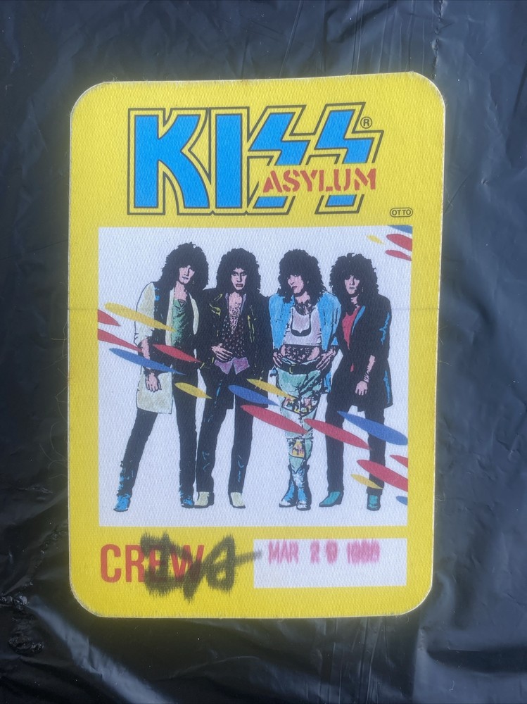 * Kiss Asylum crew pass         E1