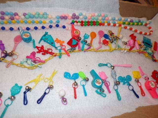Vintage 1980s Plastic Clip Bell Charm Chain Lot Necklace Pop Beads [fa405]