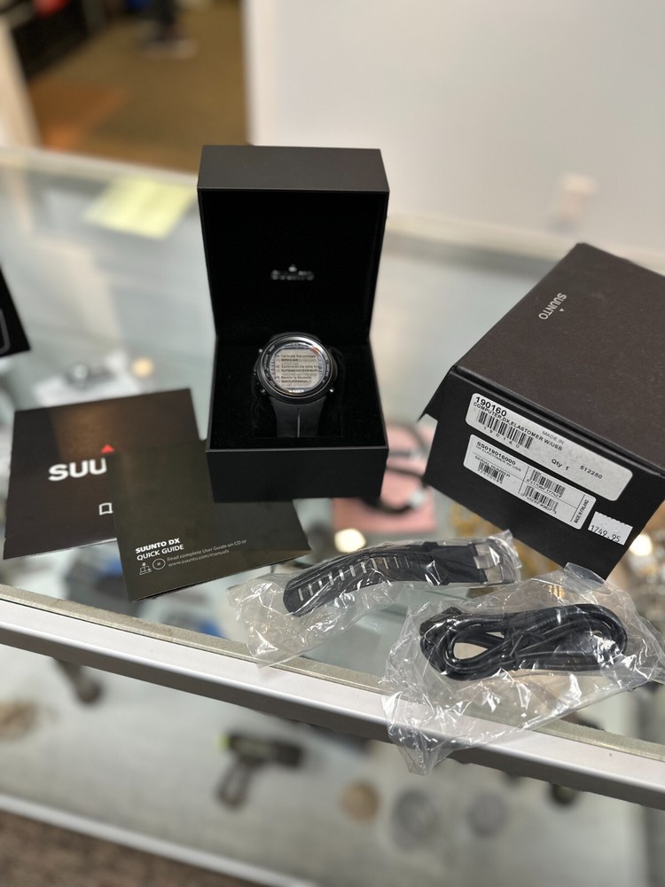 New Suunto DX Dive Computer with USB and Transmitter