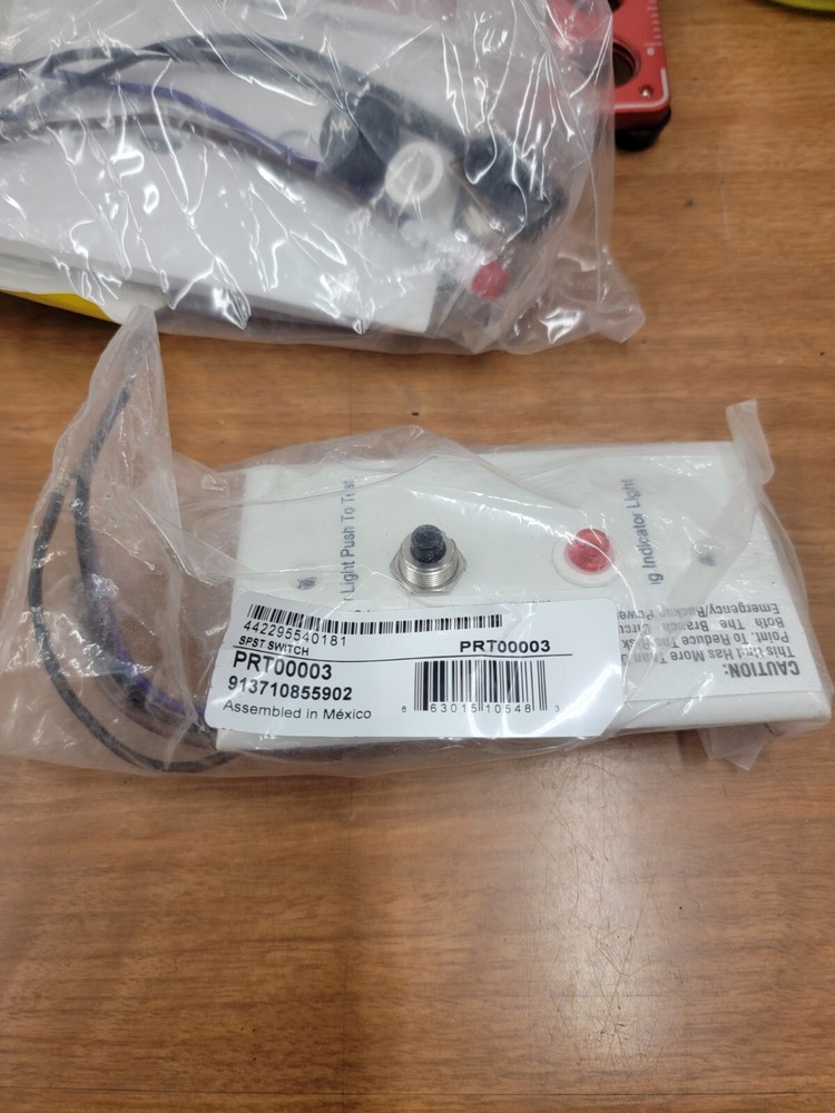 Hubbell Lighting Dual-Lite SPRTS Remote Test Switch With Indicator Light