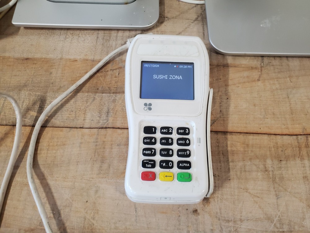 CLOVER C100 13" Touch Screen POS System W/ Printer and Keypad, Read