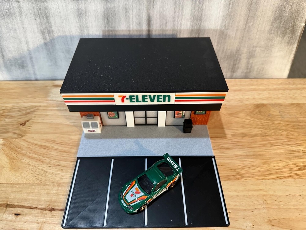 7-Eleven 1:64 Scale Diorama