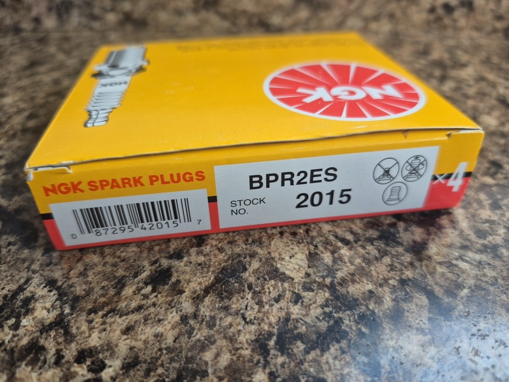 New NGK 2015 Solid Standard Spark Plug BPR2ES - 4 Pack