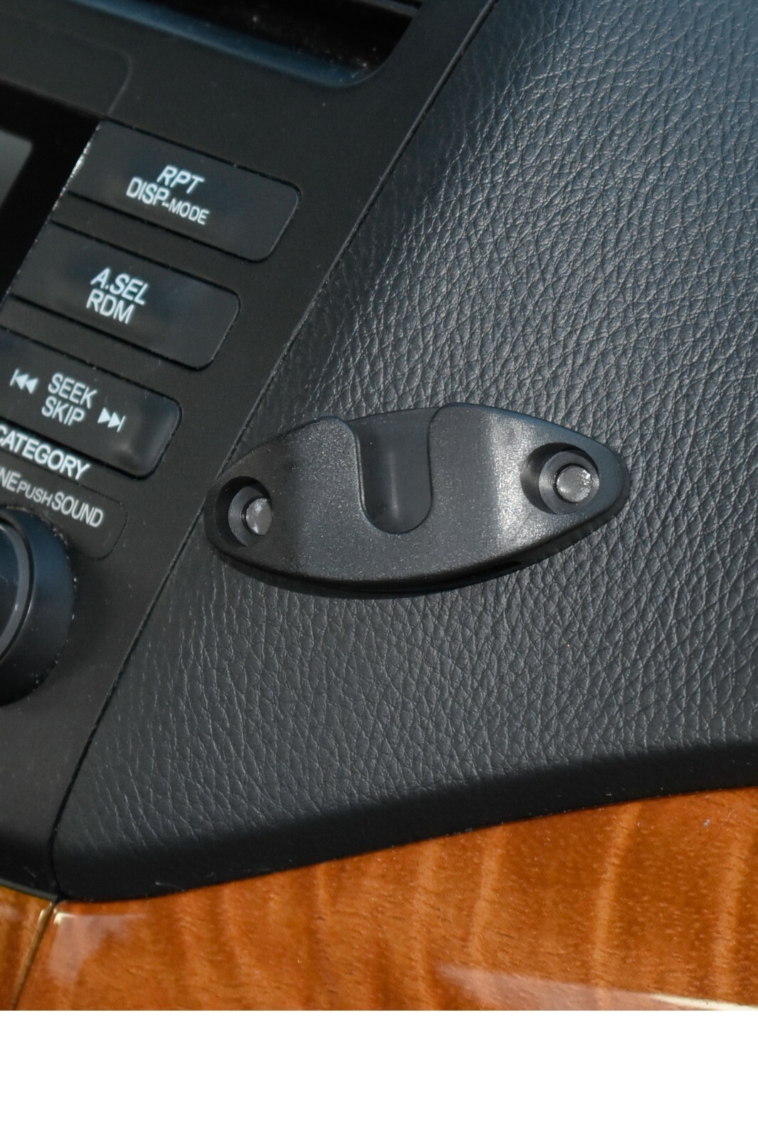 Vent Mount With Mic Holder For Yaesu FTM-500 FTM-300 FTM-400 FTM-6000 FT-891