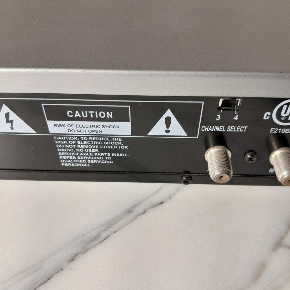 DVD PLAYER ROWA E219824 Tested For parts only includes Remote