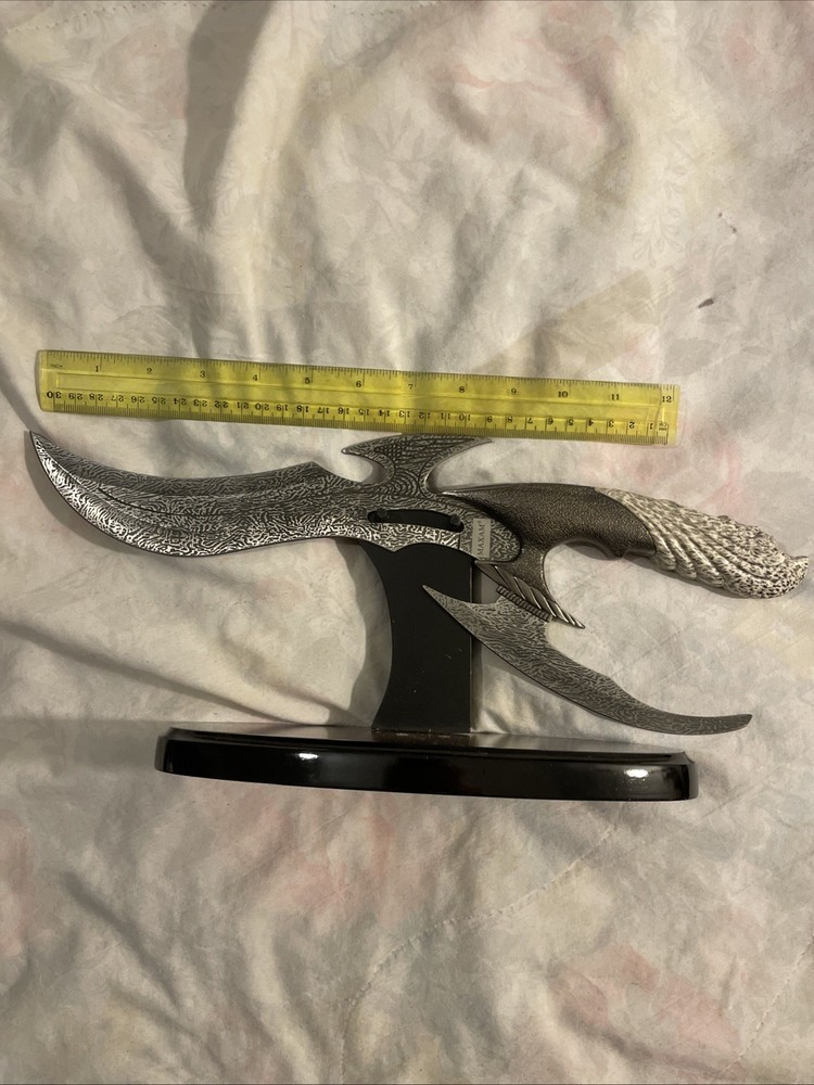 ￼ fantasy dagger