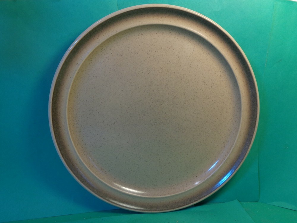 Pecan Pattern 10 1/2" Dinner Plate, Anchor Hocking (Used/EUC)