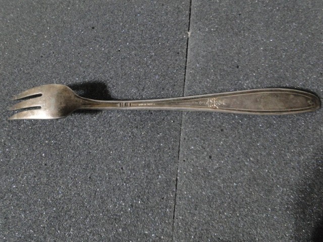 Vintage 1847 Rogers Bros 6" Pickle/Olive Fork