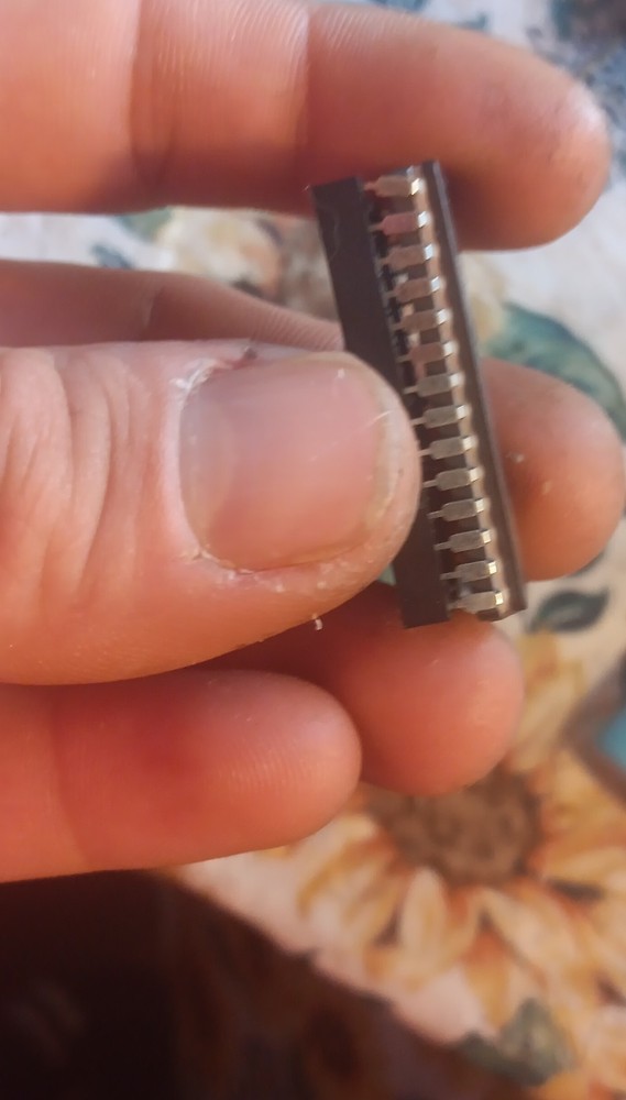 Intel D27128A EPROM Memory ICs 28-Pin Parallel Through-Hole Ceramic Copper