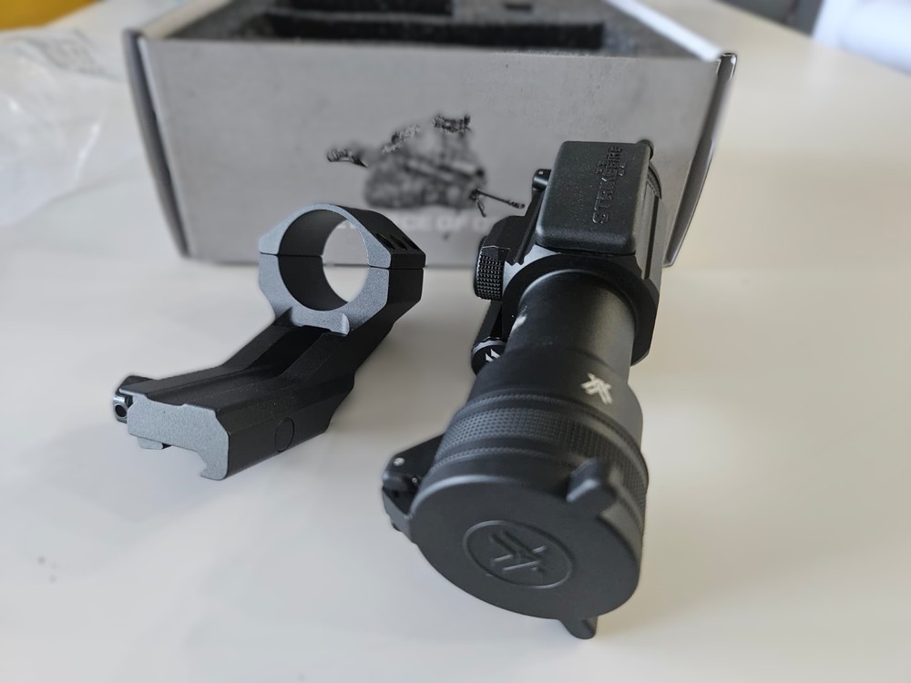 Vortex Optics Strikefire II 4 MOA Red Dot Sight. Open Box