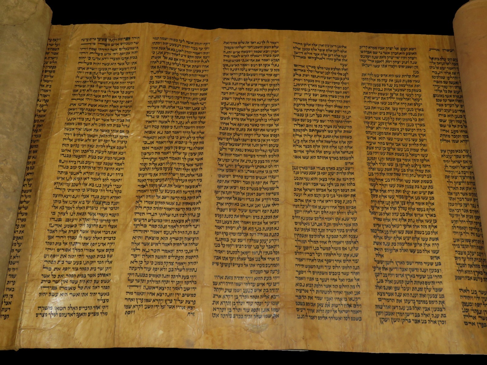 TORAH SCROLL BIBLE VELLUM MANUSCRIPT 300 YRS OLD YEMEN COMPLETE Book of Genesis