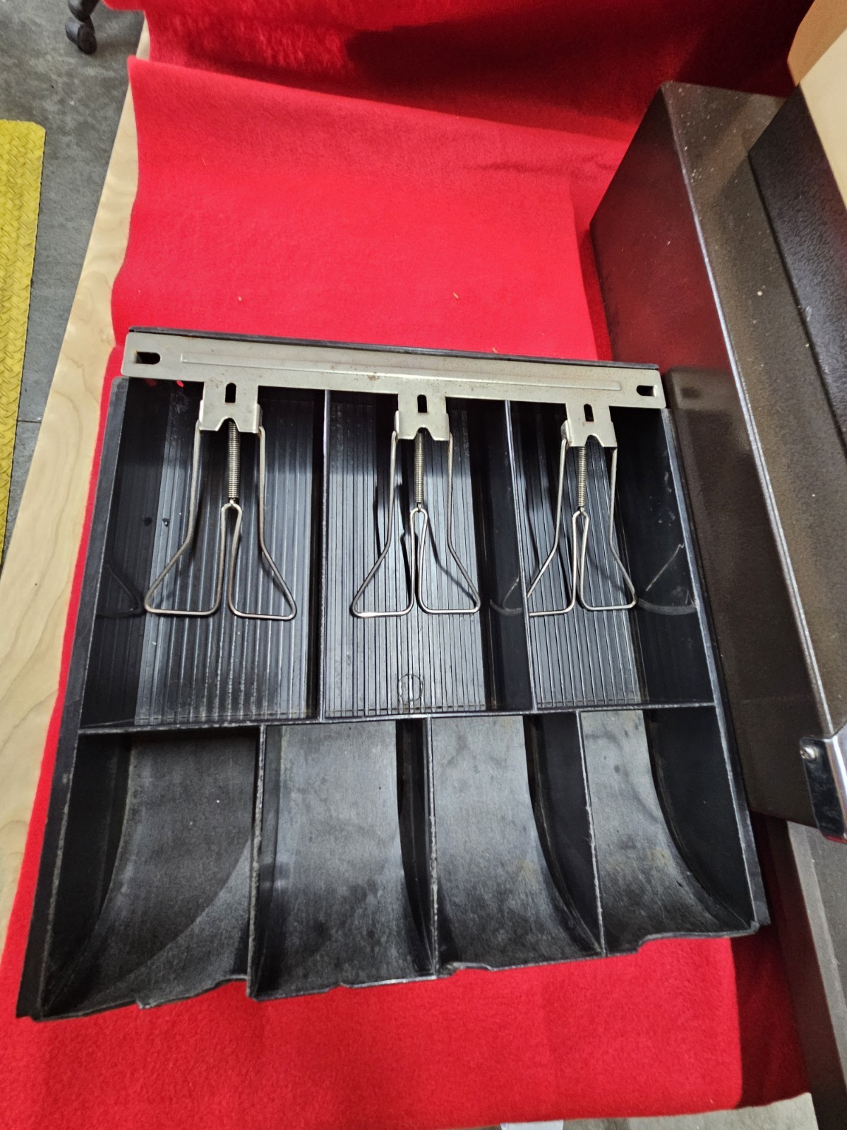 VINTAGE Unitrex R-120A Classic Electronic Cash Register. Tested, No Issues.