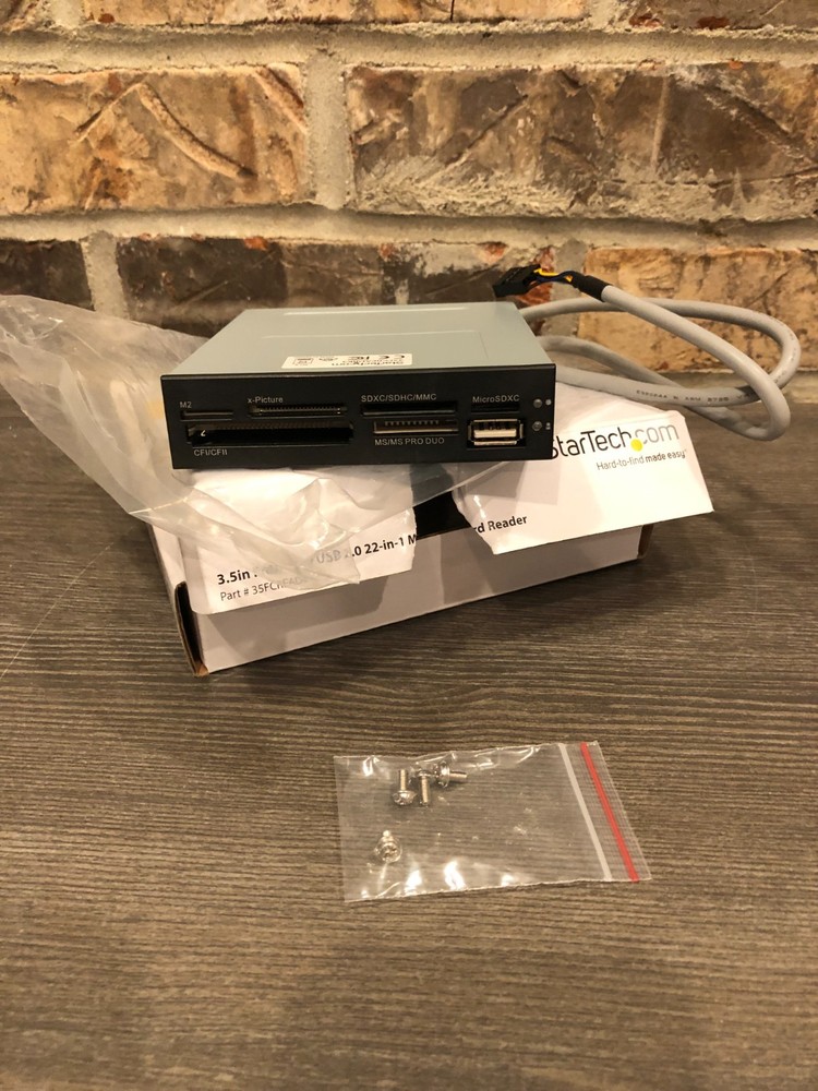 New Open Box StarTech.com 35FCREADBK3 22-in-1 USB 2.0 Card Reader