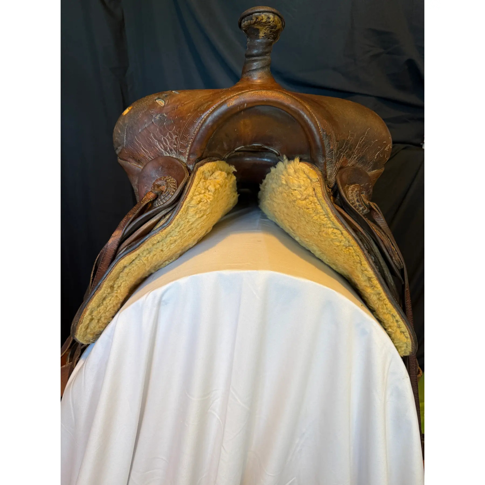 HH Heiser Collectors Saddle Vintage 1920s Dark Oil 14” Seat, Stamps 923/23905