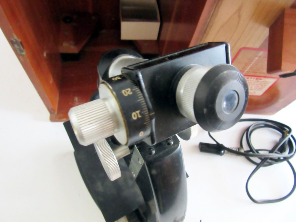 High End BOSCH & LOMB Microscope with Case & Acessories, Complete!