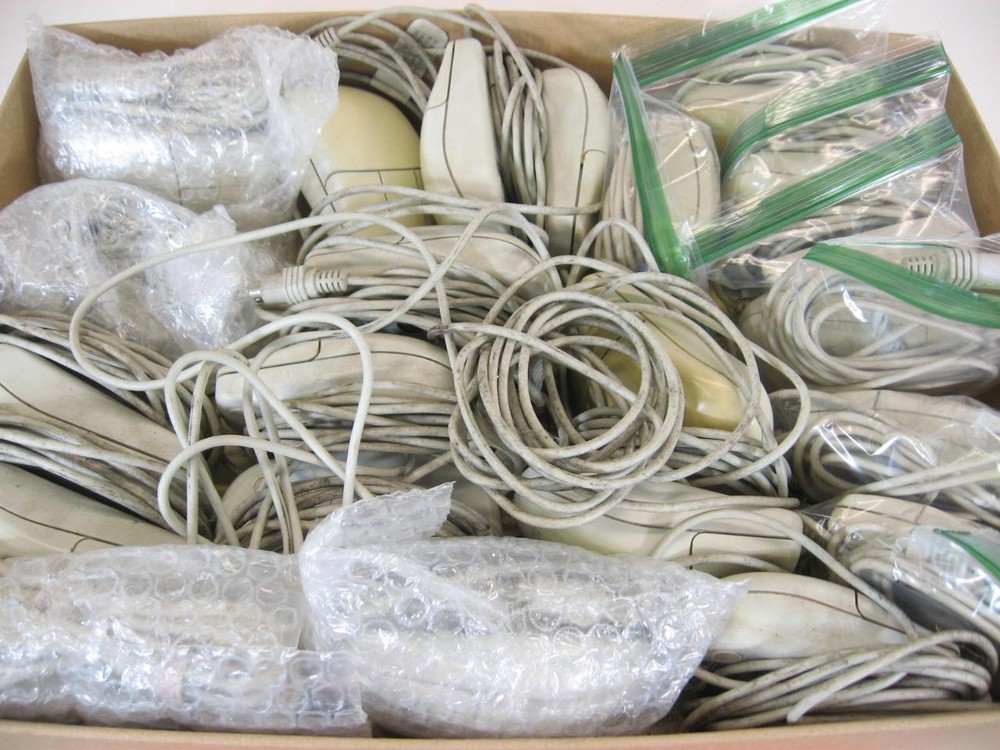 Intergraph PS/2 Three Button Wired Ball Mouse MUS9K Cleaned Tested NOS