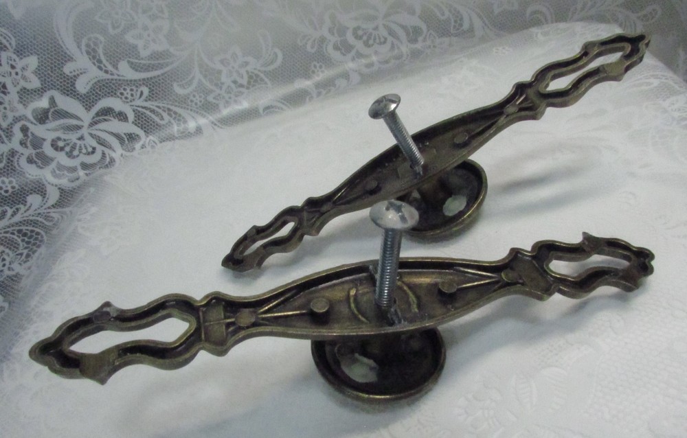 Vintage Brass DRAWER PULLS Knobs Button Handle w Back Plates Canada CK3144 SP13