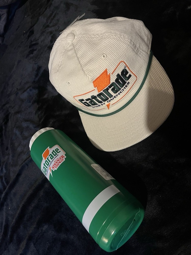 Gatorade Stranger Things Squeeze Bottle 32 OZ + SNAPBACK COMBO