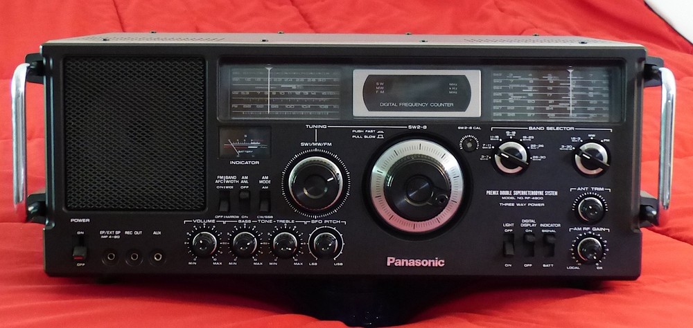 Panasonic RF-4900 AM-FM Shortwave Receiver
