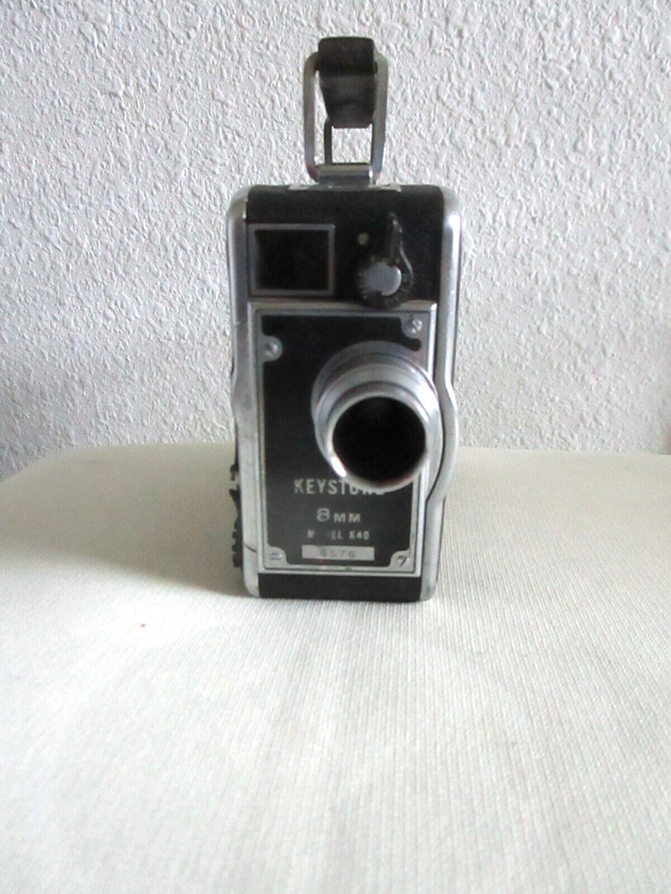 VINTAGE KEYSTONE MODEL K-40 8mm CAMERA - untested