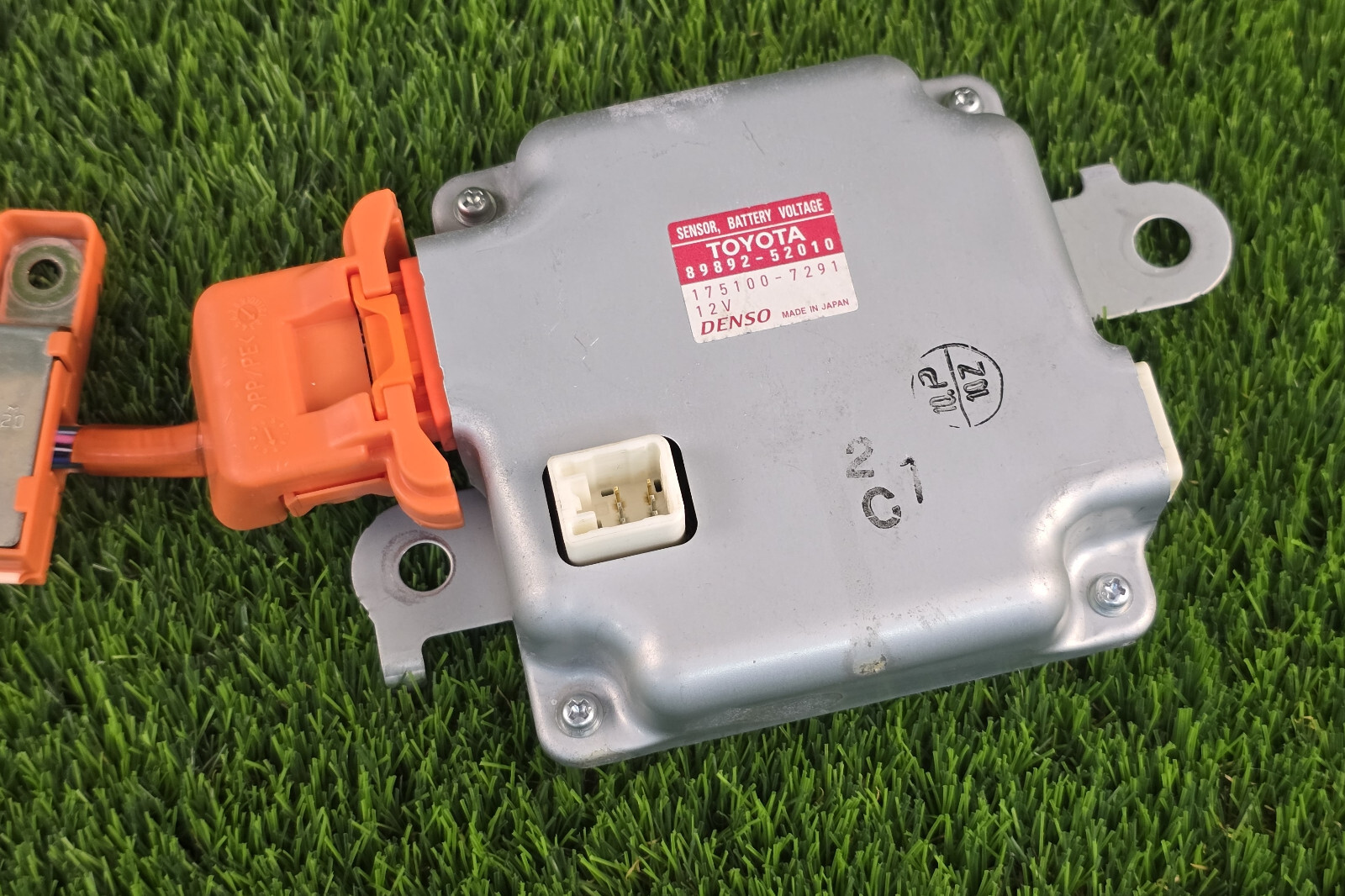 Toyota Prius C 2012-2017 Hybrid Battery Voltage sensor 89892-52010 with wire OEM