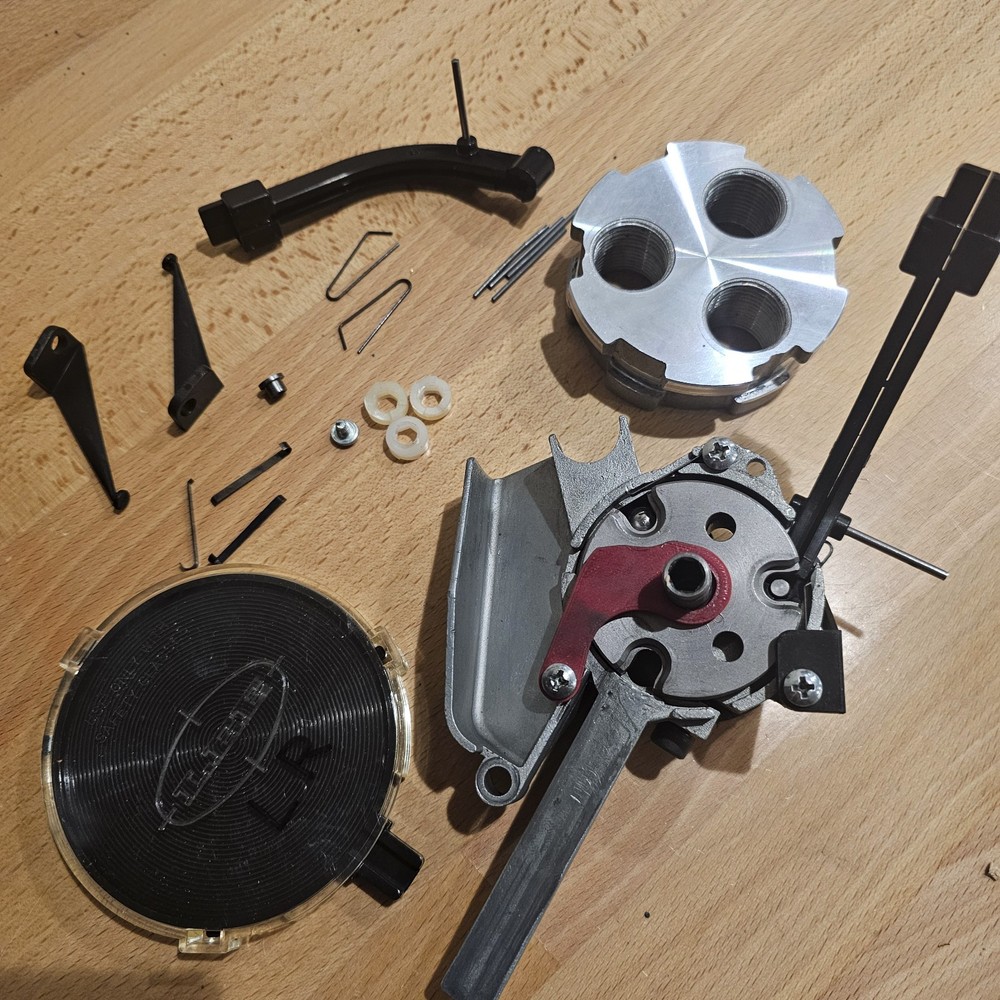 LEE PROGRESSIVE 1000 9MM, 10MM, AND 40 CAL SHELL PLATE CARRIER (NEW STYLE)