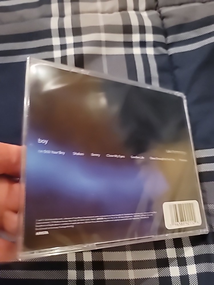 Luke Hemmings Boy Signed Cd Autograph
