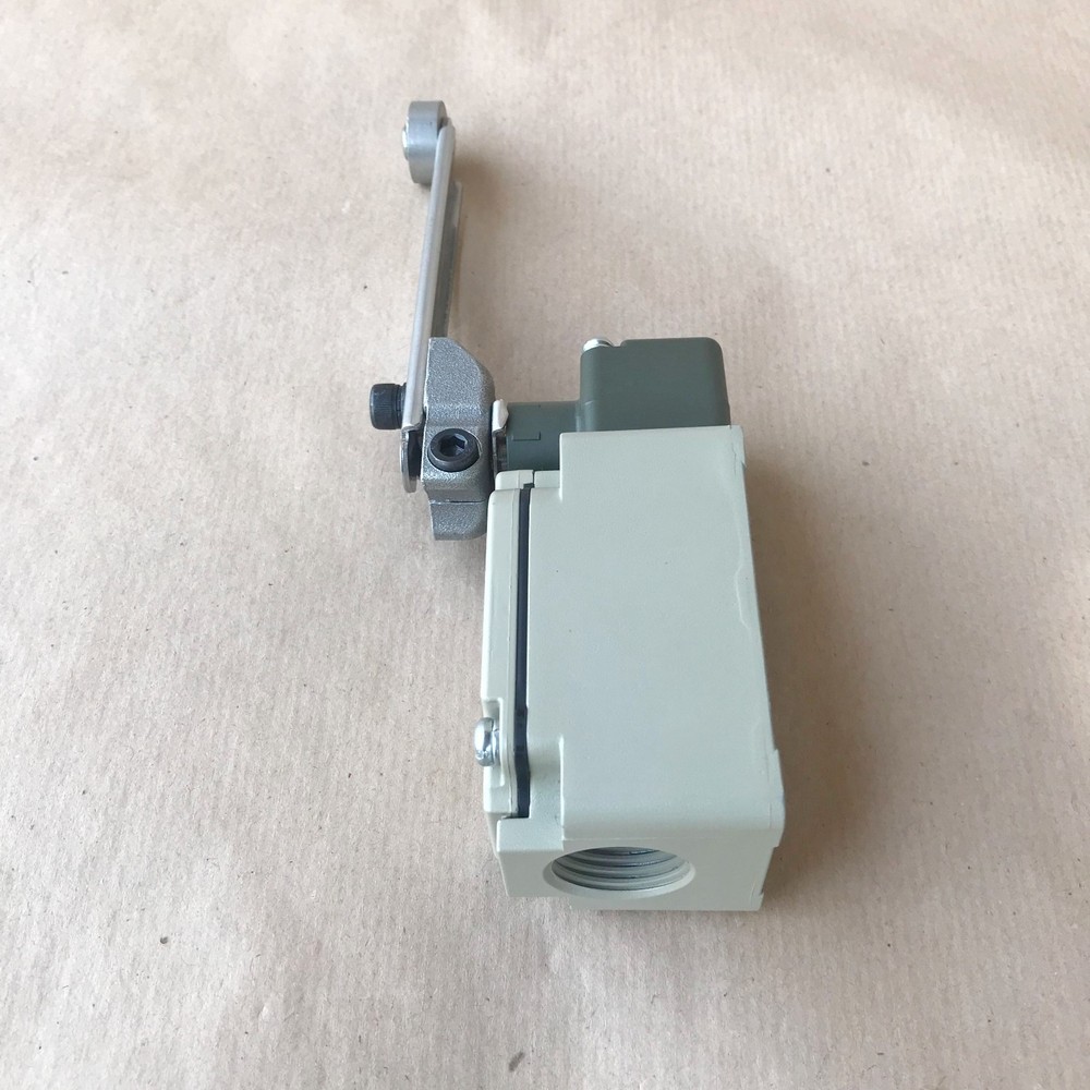 OMRON WLCA12-2-N LIMIT SWITCH WLCA122N