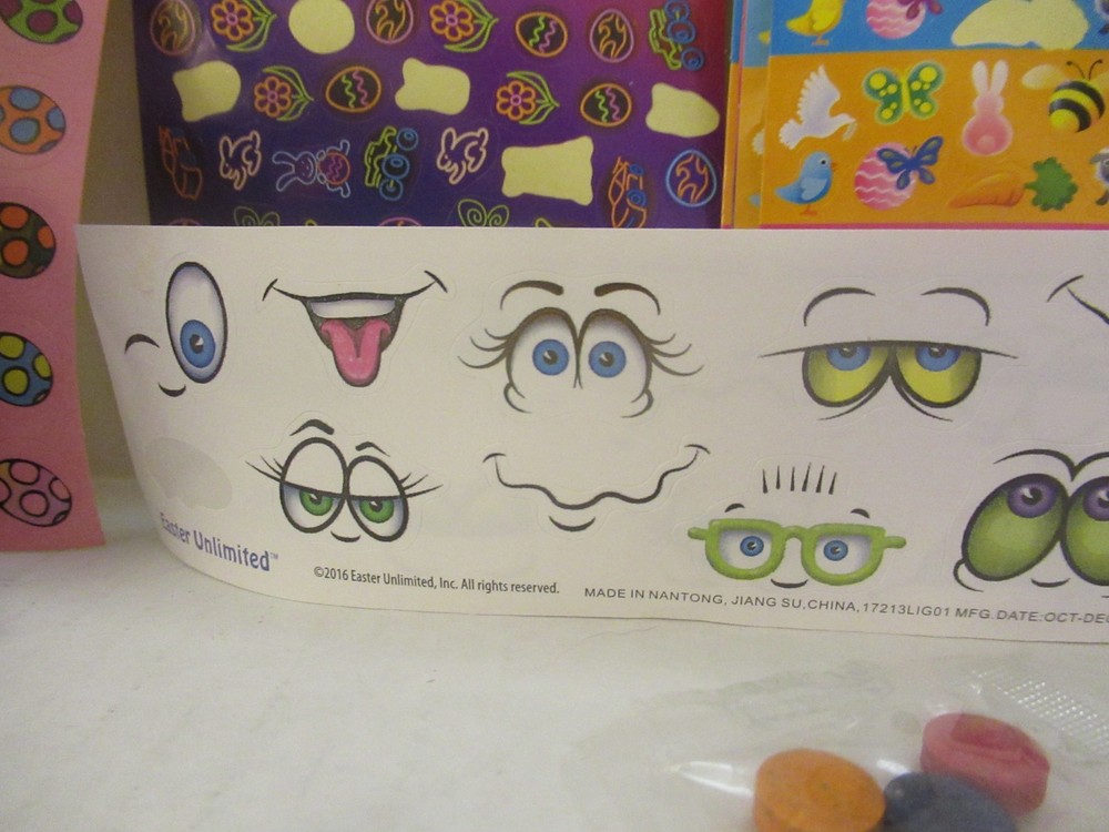 Easter Egg Decorating Kit (Cups, Magic Crayons, Dye Tablets, Egg Dippers & More)