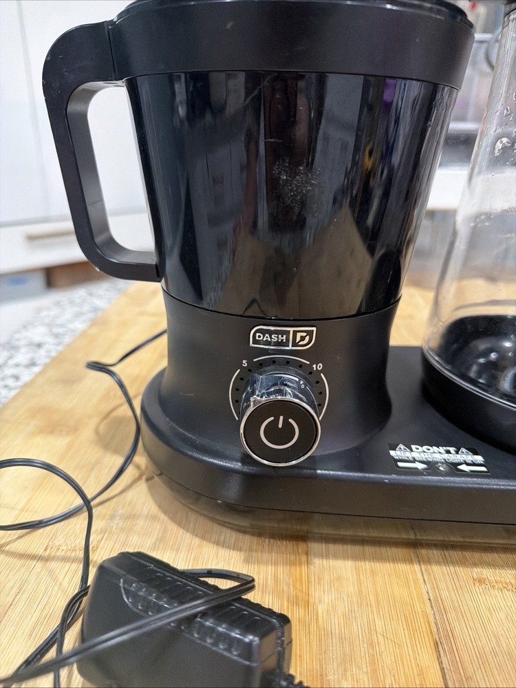 Dash Rapid Cold Brew System Coffee Maker 5 Minute Brew 50 oz DCBCM550BK *