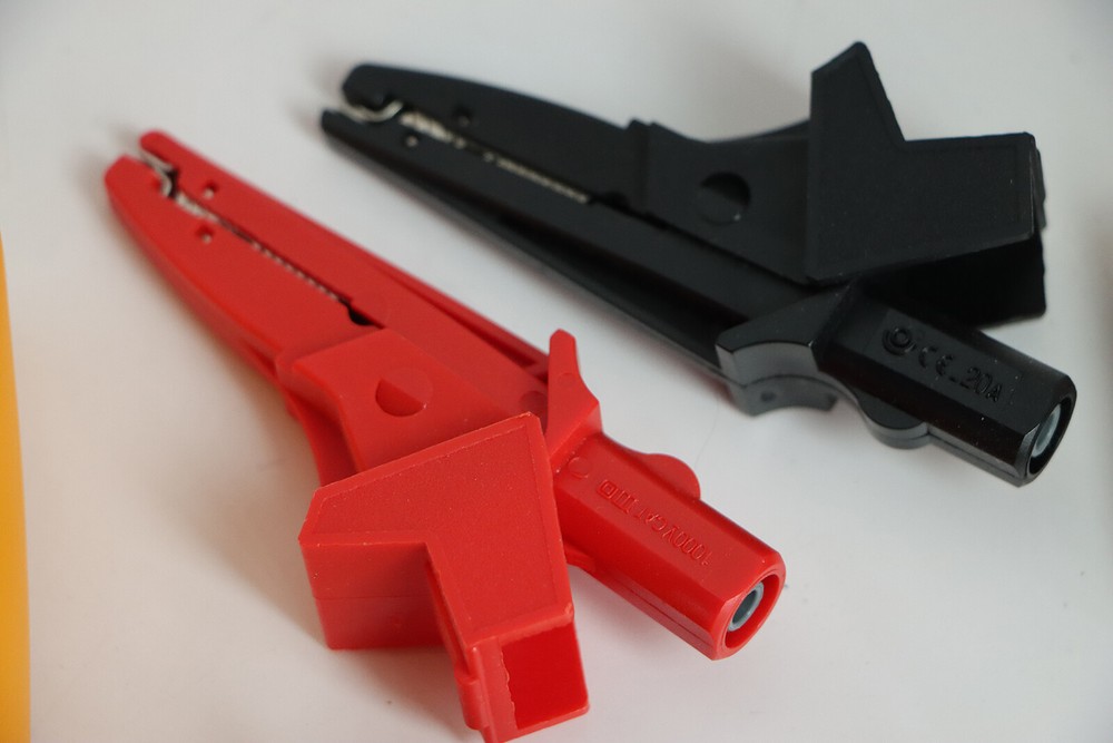 Fluke 1503 Digital Insulation Resistance Tester HighPrecision Megger Multimeter