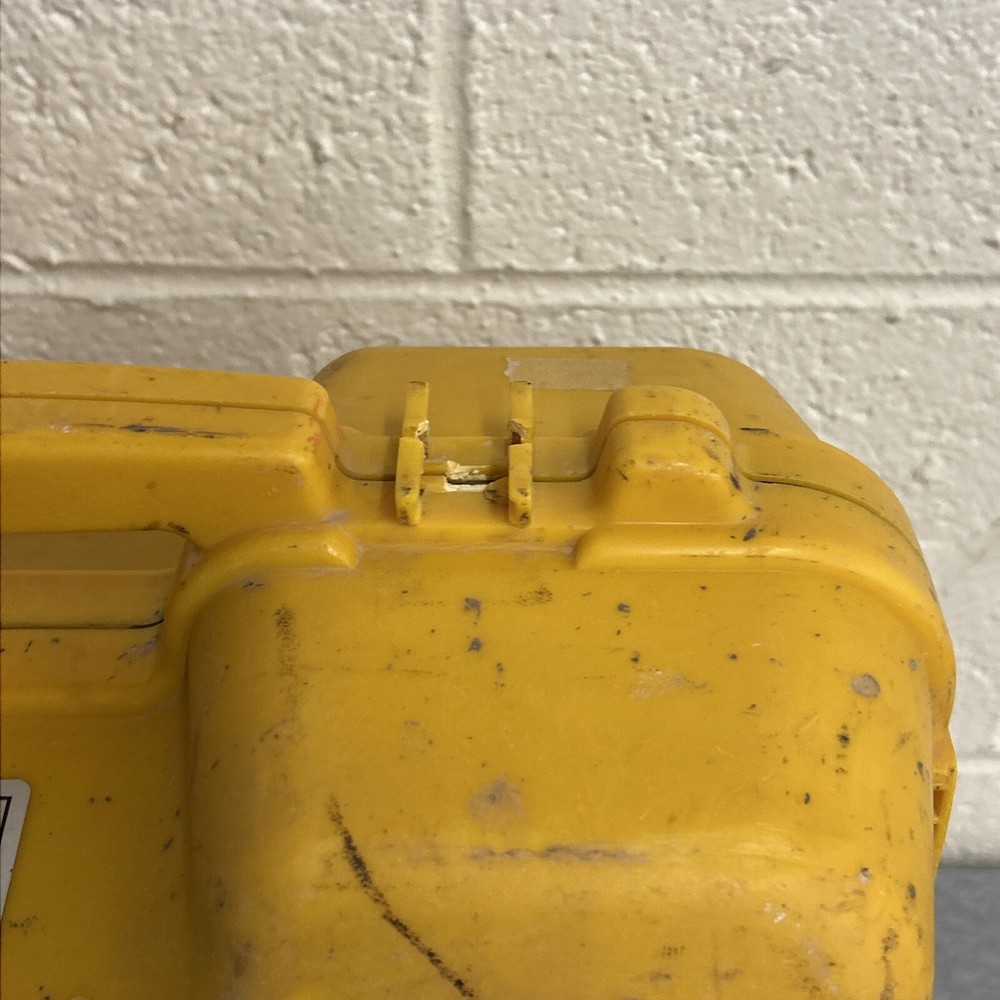 South Electronic Theodolite ET-05 W/ Case